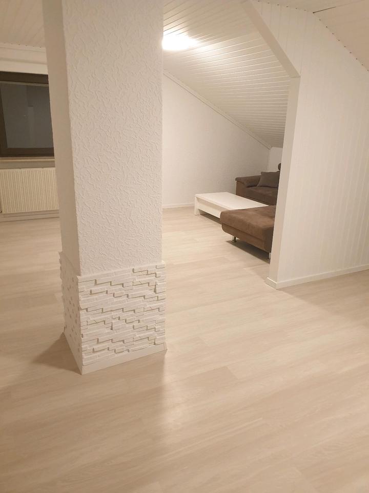 Thumbnail-möblierte helle frisch renovierte 2,5 Zimmerwohnung