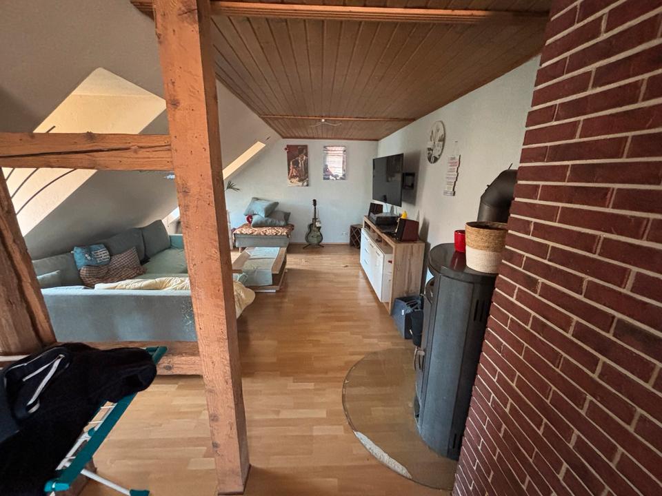 Thumbnail-Helle 3-Zimmer Altbauwohnung mit Schwedenofen im DG