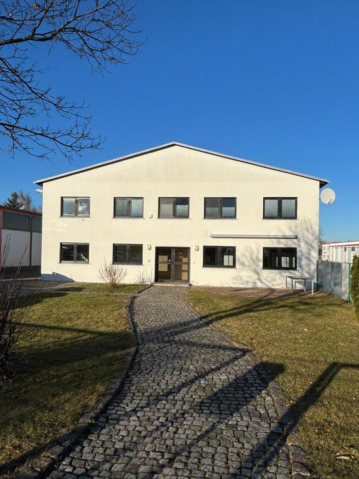 Thumbnail-LagerhalleProduktionshalle (beheizt) inkl. Büro u. Freifläche