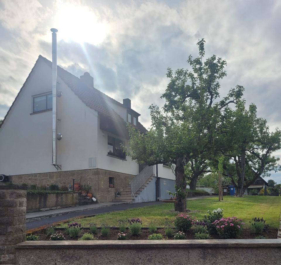 Thumbnail-Einfamilienhaus in Poppenlauer mit großem Garten