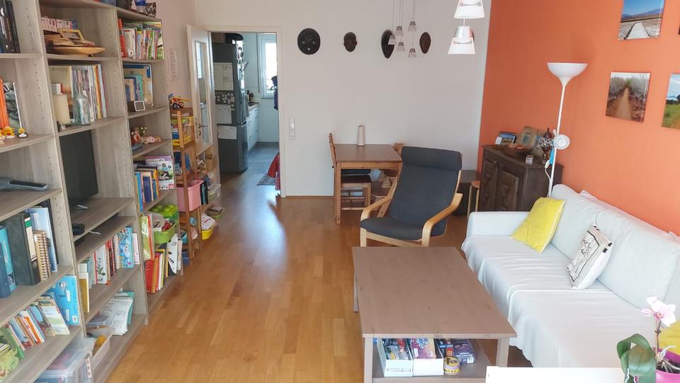 Thumbnail-Möblierte 3-Zi. Wohnung im Mertonviertel mit EBK + TG-Stellplatz