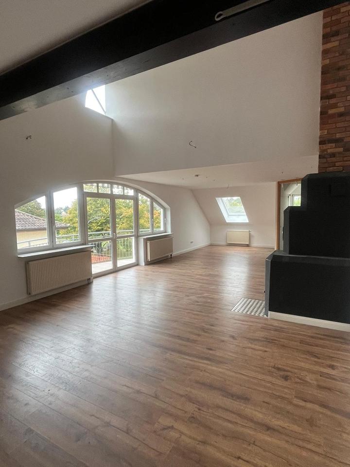 Thumbnail-Großzügige Dachgeschosswohnung mit Balkon in Künzell