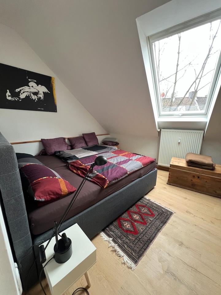 Thumbnail-Möblierte Dachgeschosswohnung