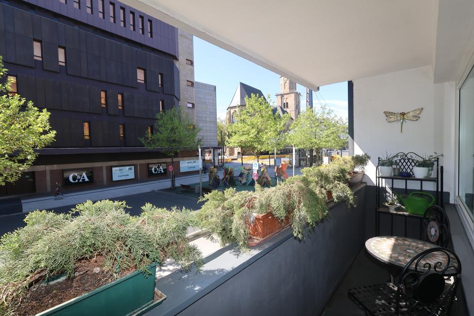 Thumbnail-Moderne 35 m² Wohnung mit Tiefgarage der Dortmunder Fußgängerzone mit Balkon Vollmöbiliert