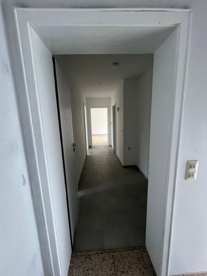 Thumbnail-Sehr schöne 3 Zimmer, 1 Küche und Bad Wohnung