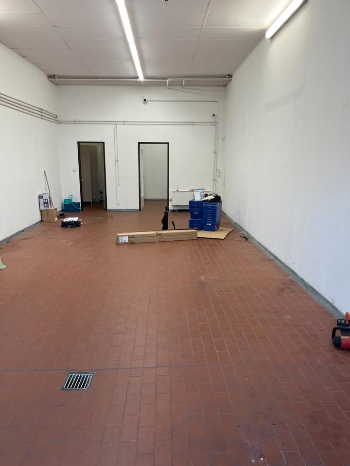 Thumbnail-Schönes und trockenes Lager, 65m²