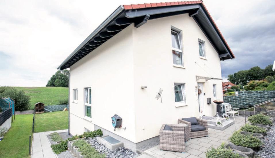 Thumbnail-Großzügiges freistehendes EFH ca. 194qm Wfl., 8 Zimmer