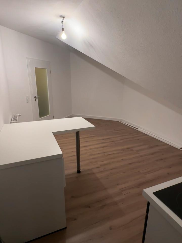 Thumbnail-2-Zimmer DG-Wohnung mit Balkon zentral in Delbrück - renoviert