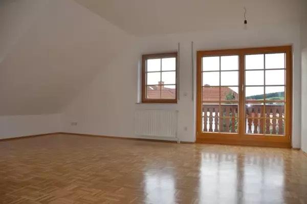 Thumbnail-Schöne 4 Zimmer DG-Wohnung mit Balkon