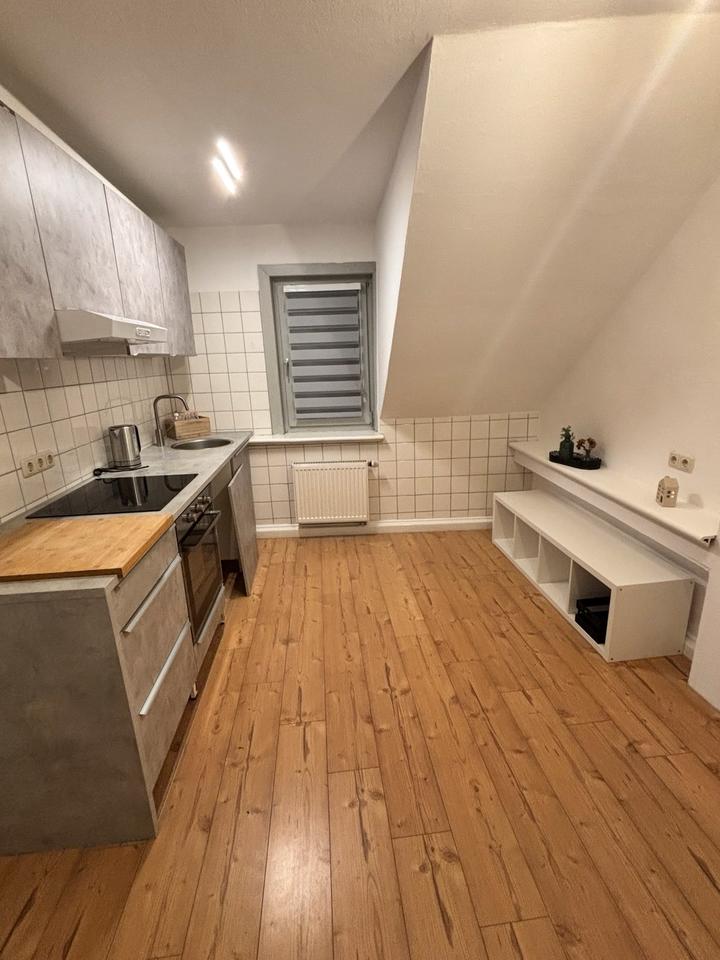 Thumbnail-3-Zimmer-Dachgeschosswohnung mit Einbauküche und Klimaanlage