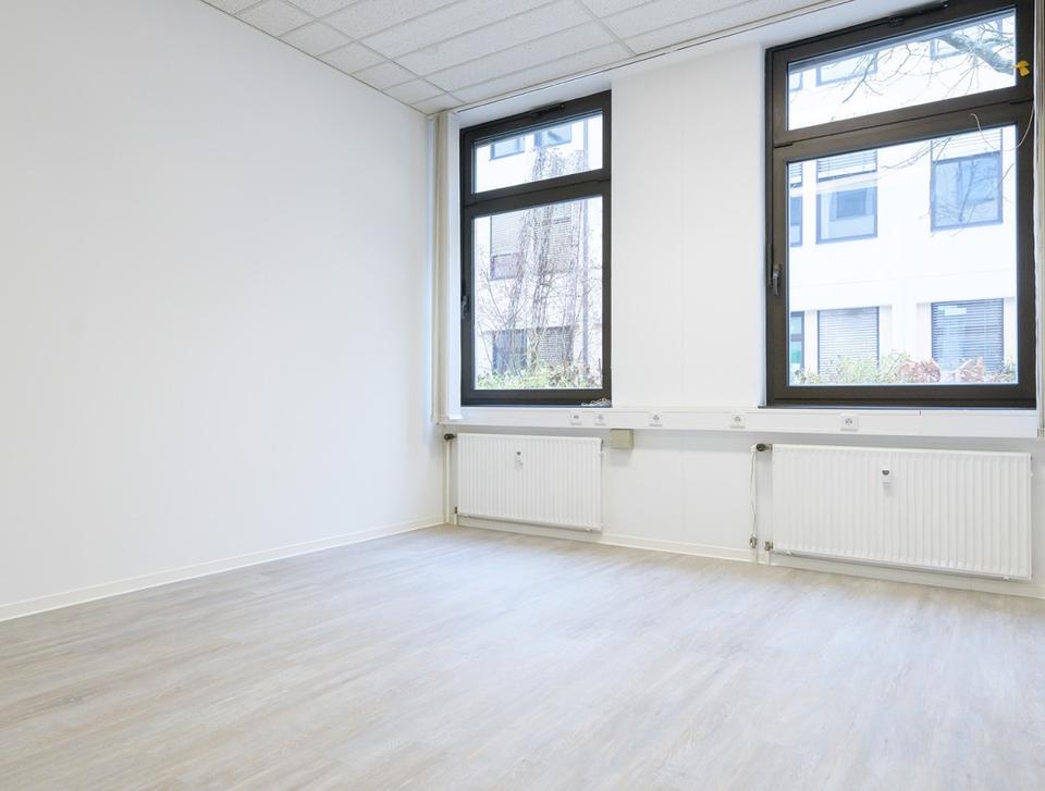 Thumbnail-Renovierte Bürofläche für Verwaltungen, Startups & Vertriebsteams – sofort startklar
