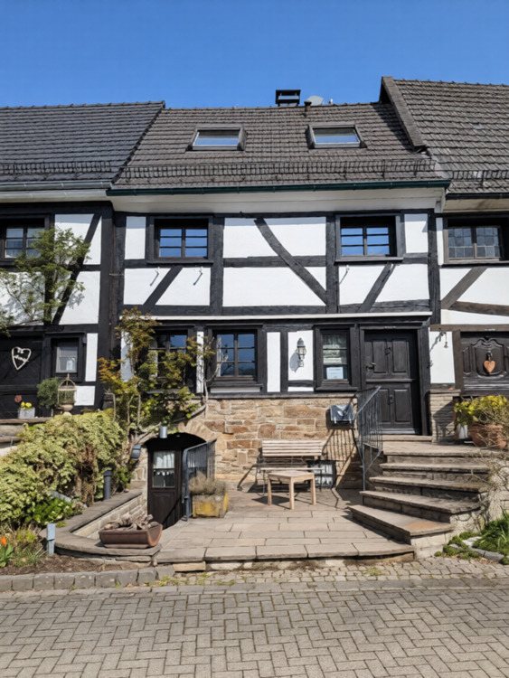 Thumbnail-Traum Fachwerkhaus mit Kamin, Pool, Gartenhaus, Sauna 3,5 Zimmer