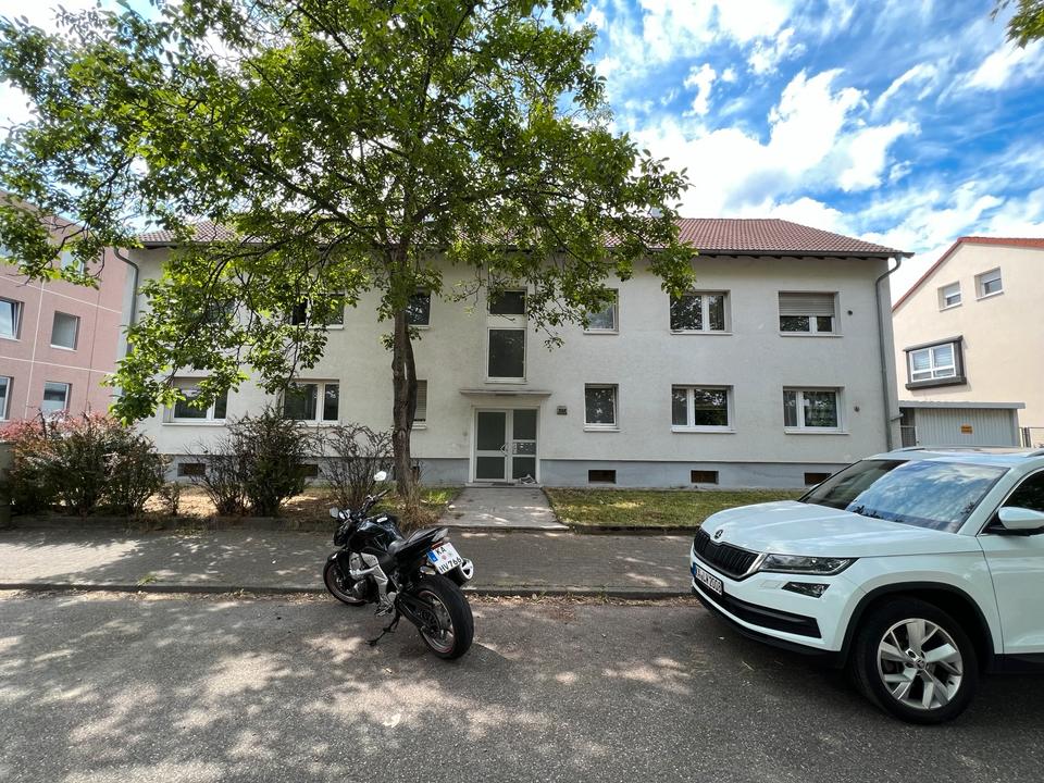 Thumbnail-Helle 4 Zimmer Wohnung in Karlsruhe Neureuther str.37 DG