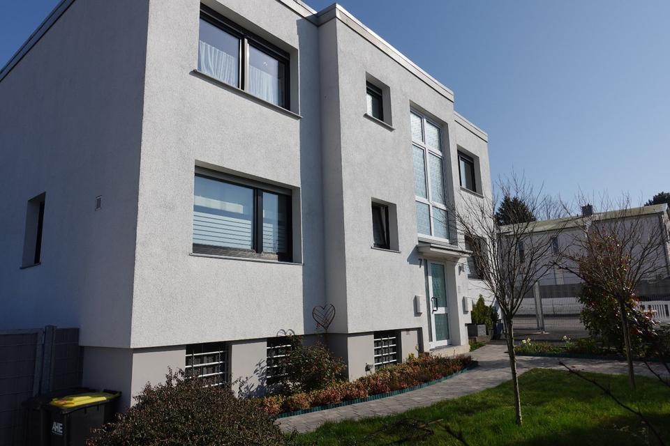 Thumbnail-Hochwertig modernes 2 Familienhaus mit Gewerbehalle