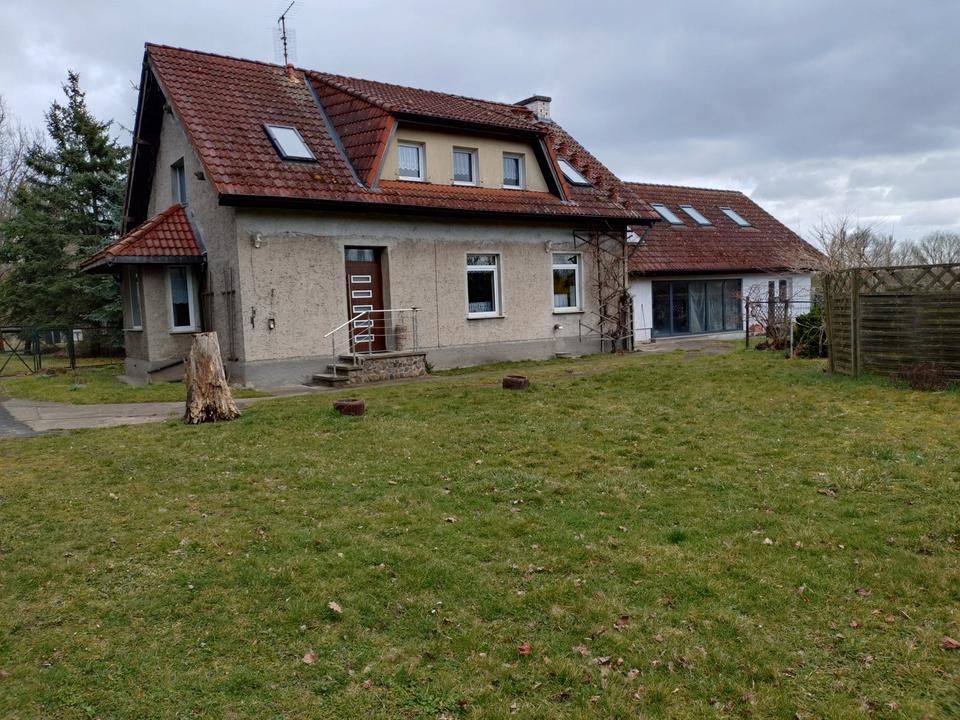 Thumbnail-Mehrgenerationhaus mit großem Garten in Ortsrandlage