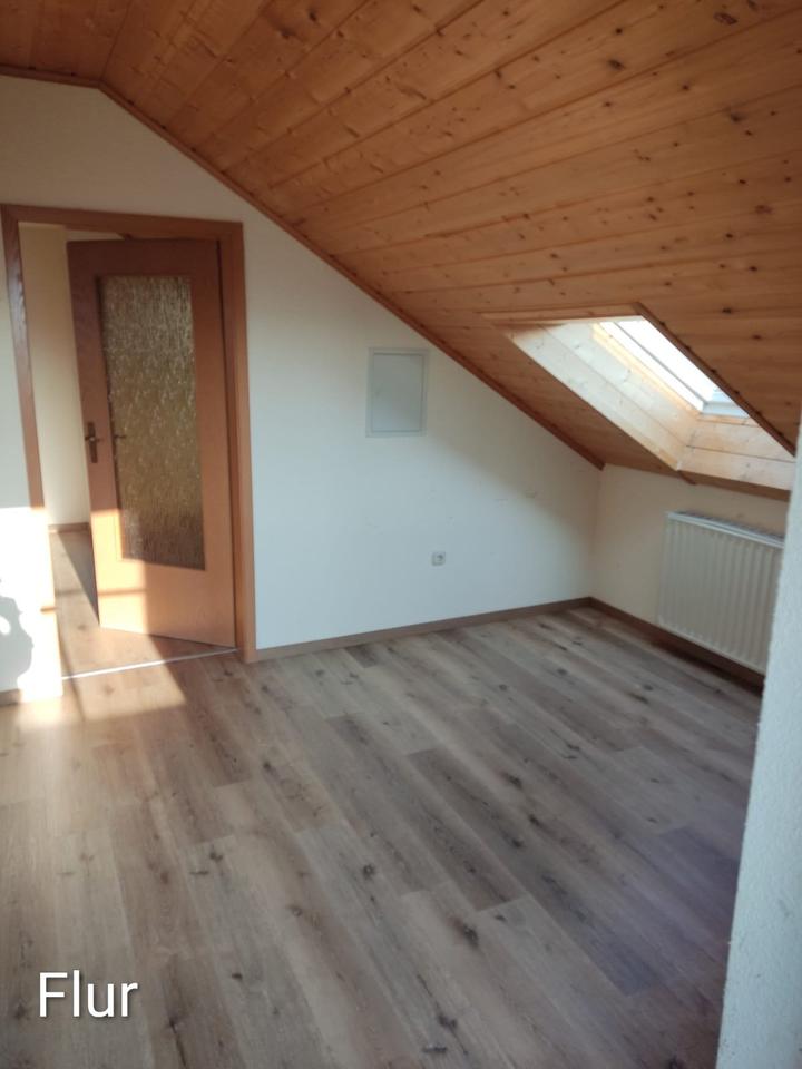 Thumbnail-Charmante 86 m² Dachwohnung in ruhiger Lage, Mittelkalbach