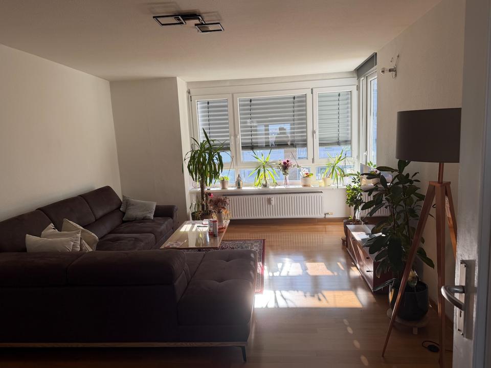 Thumbnail-Gehobene 3,5-Zimmer Wohnung mit Süd-Balkon & EBK in Stuttgart