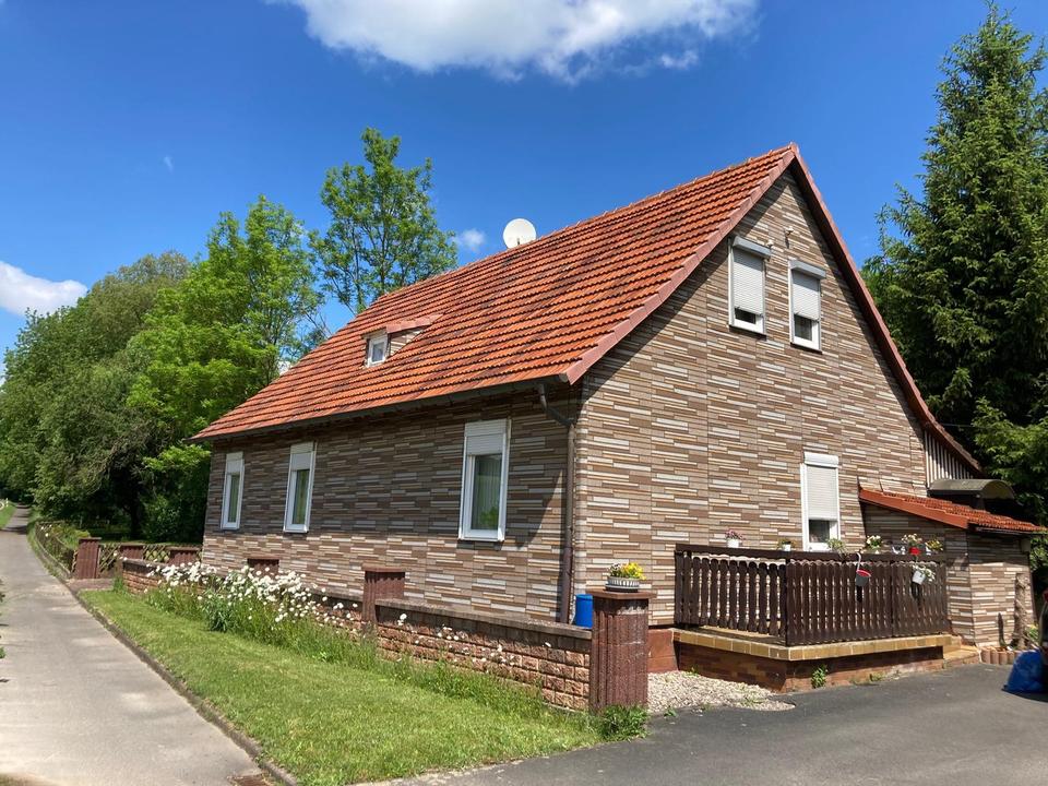 Thumbnail-Ein-Zweifamilienhaus in Alleinlage mit Meißnerblick