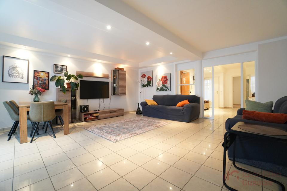 Thumbnail-IMMOBILIEN GUMNIOR präsentiert: großzügige 4-Zimmer-Wohnung mit Dachterrasse - ideal auch als WG geeignet