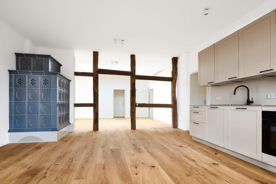 Thumbnail-Eine außergewöhnlich schöne Wohnung wartet auf neue Mieter, die Wert auf Stil, Komfort und ein besonderes Wohngefühl legen. Die frisch sanierte 3‑Zimmer‑Wohnung präsentiert sich als Erstbezug nach...