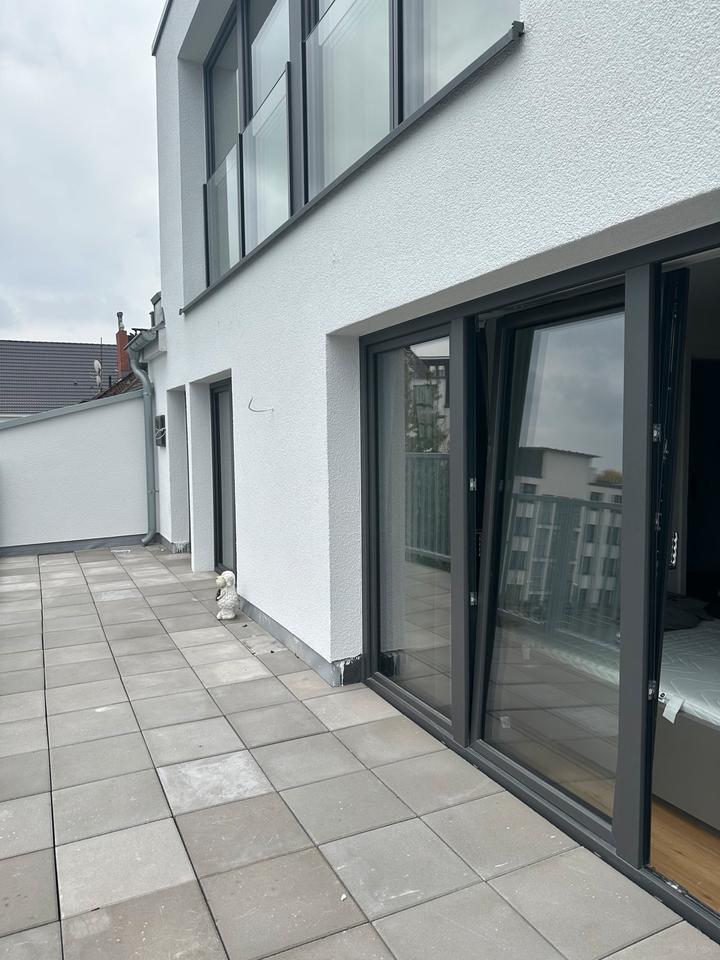 Thumbnail-2 Zimmer-Wohnung mit TERRASSE in Düsseldorf