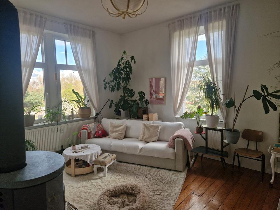 Thumbnail-++ Helle 3-Zi- Altbauwohnung ++ Blick auf Hambacher Schloss ++