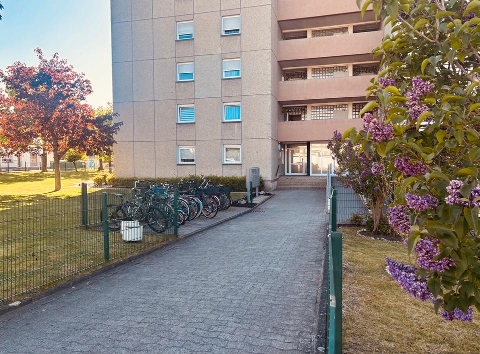 Thumbnail-Gepflegte 3 Zimmerwohnung mit Balkon und Einbauküche