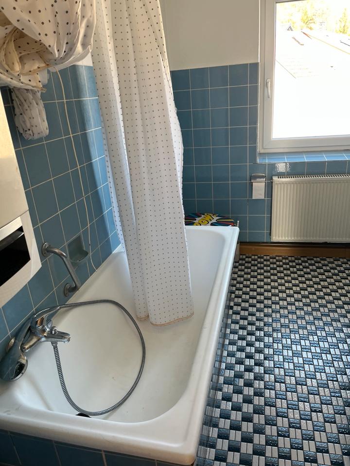 Thumbnail-Schöne teilmöblierte WG Zimmer