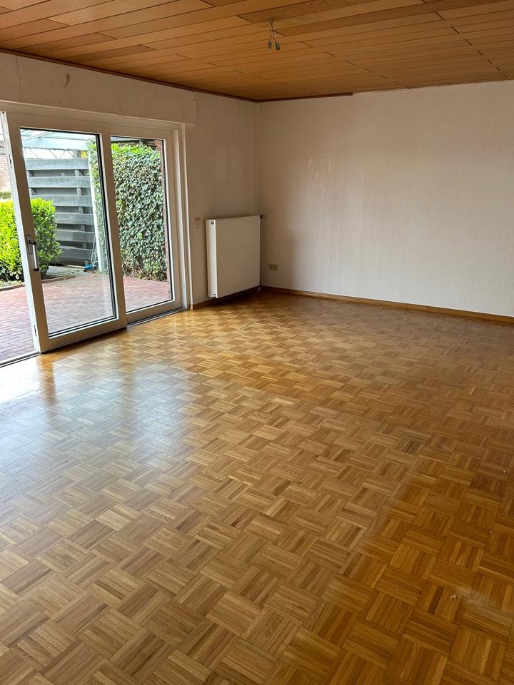 Thumbnail-3-Zimmer-Erdgeschoss-Wohnung mit überdachter Terrasse