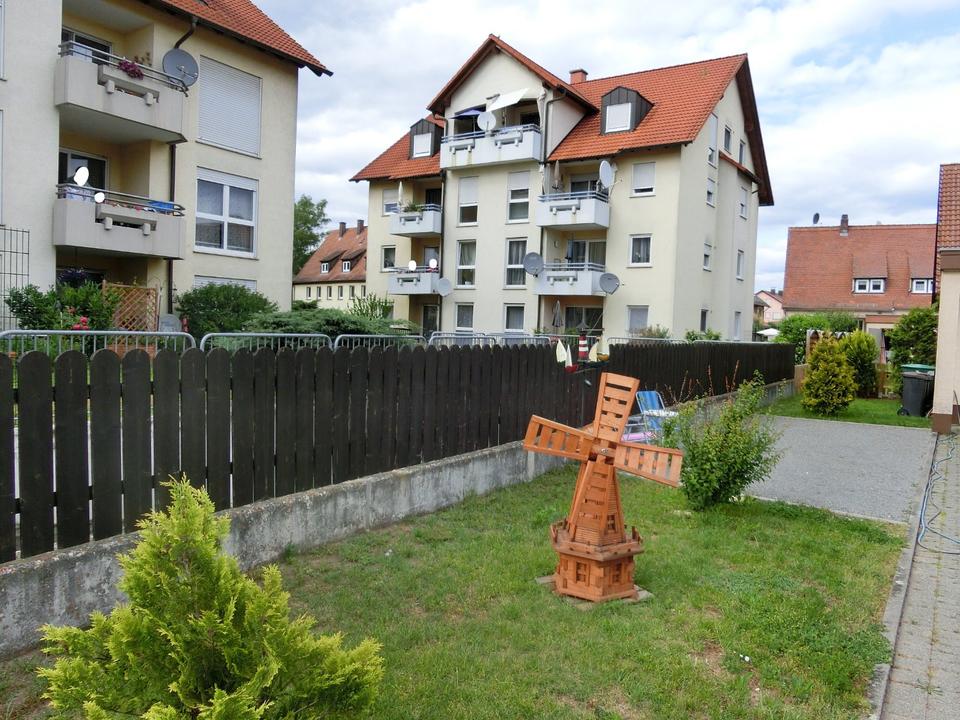 Thumbnail-2-Zimmer DG-Wohnung m. Balkon in Erlenbach Zwei Zimmer