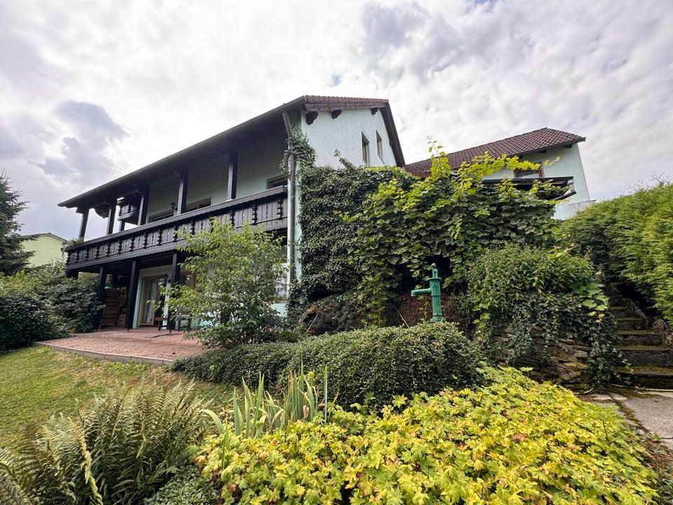 Thumbnail-Haus mit ELW, 206 m² WFL, 1.060 m² Grund, 121 m² NFL, s. Beschr.