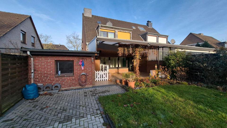 Thumbnail-DHH in Willich-Neersen: Neue Heizung, Garten & Partykeller!