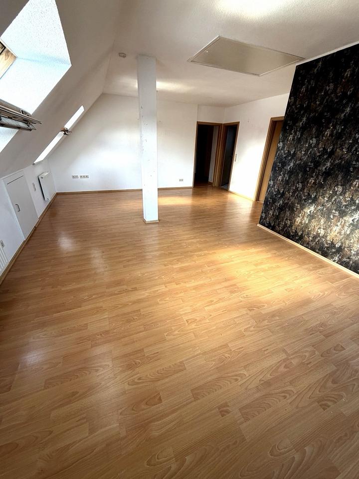 Thumbnail-2 - Zimmer Dachgeschoss Wohnung Nähe Krankenhaus