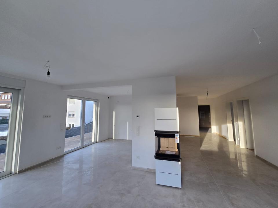 Thumbnail-Moderne 3 Zimmer Wohnung Neubauwohnung mit Terasse