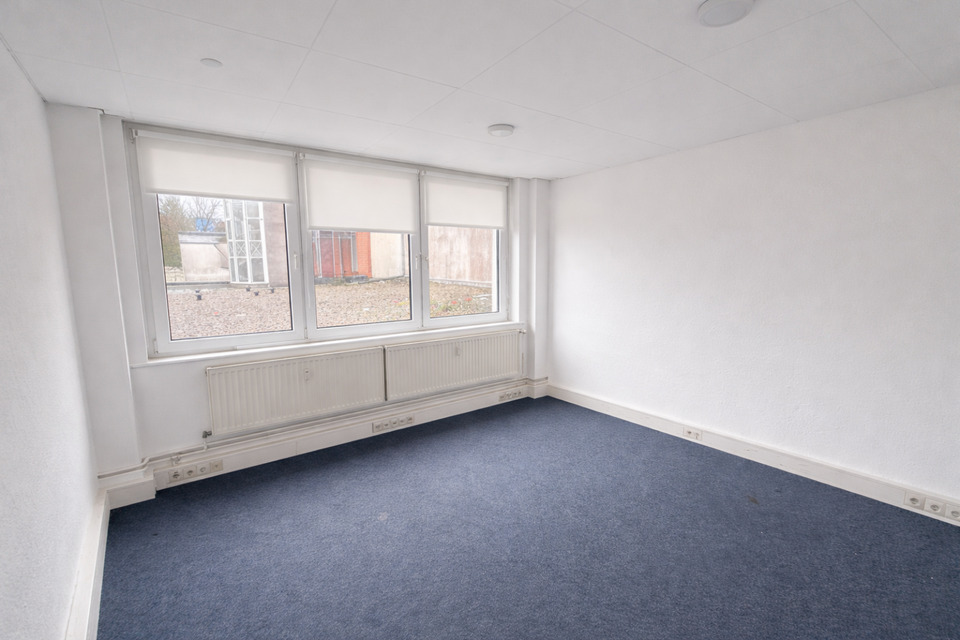 Thumbnail-Große 5-Zimmer-Wohnung in Bremerhaven zu vermieten!