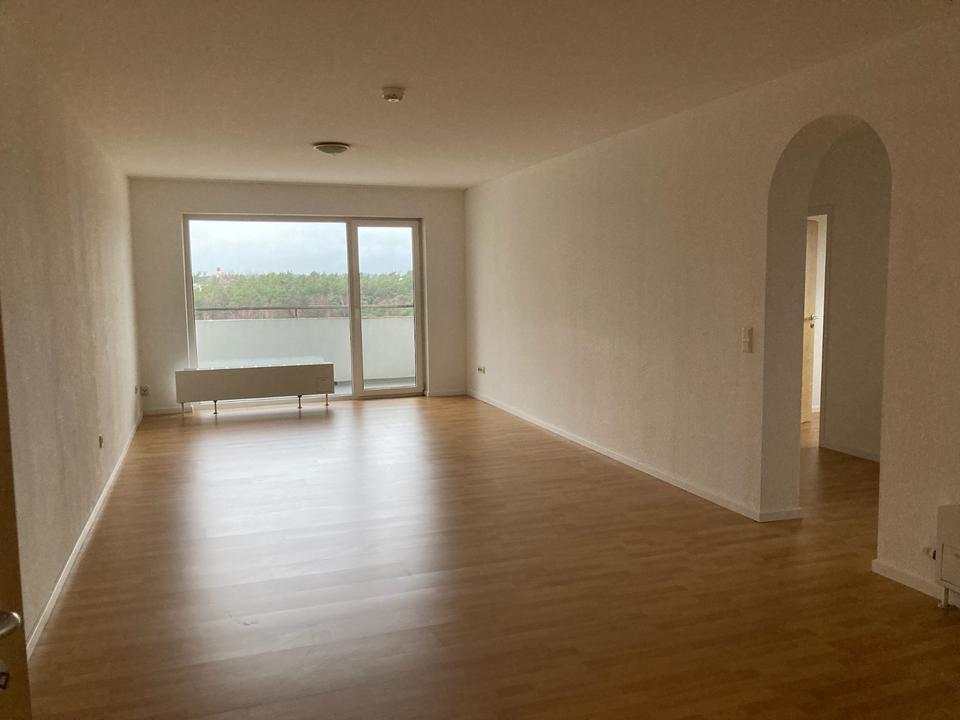 Thumbnail-Helle 4 Zimmer Wohnung m. Balkon, 10. OG, Landstuhl-Atzel, 107qm