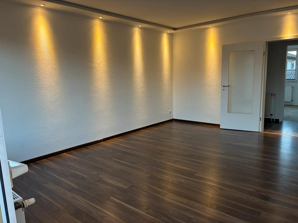 Thumbnail-3 Zimmer Etagenwohnung mit Balkon, Kaltmiete 600€, NK 220€