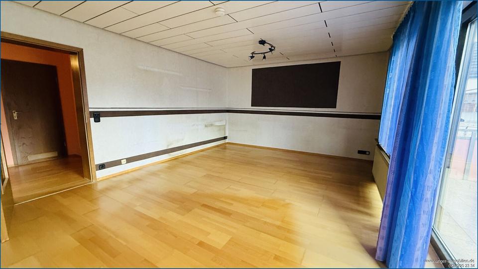 Thumbnail-3 12 Zimmerwohnung mit großem Balkon in Walzbachtal-Jöhlingen!