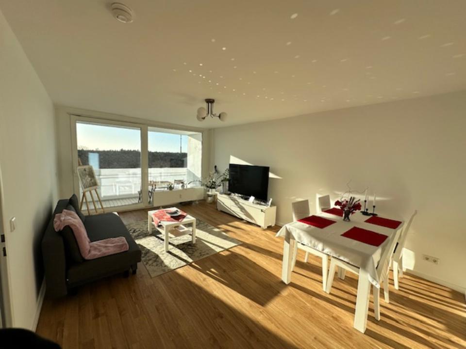 Thumbnail-Renovierte, helle & voll möblierte 2-Zimmer-Wohnung mit Balkon