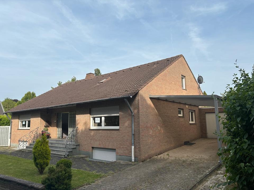 Thumbnail-Freistehendes, großzügiges Haus mit Ausbaureserve zu verkaufen