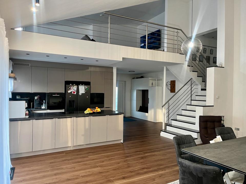 Thumbnail-Einfamilienhaus mit Einliegerwohnung und Doppelgarage