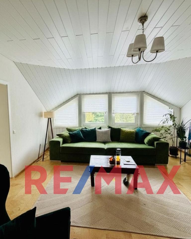 Thumbnail-1,2 oder 3 könnten hier glücklich werden! Großzügige 3-Zimmer-Dachgeschosswohnung