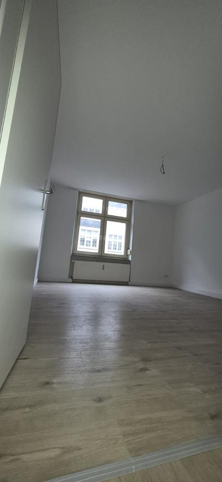 Thumbnail-Frisch renovierte 1-Zimmer-Wohnung mit separater Küche und Loggia