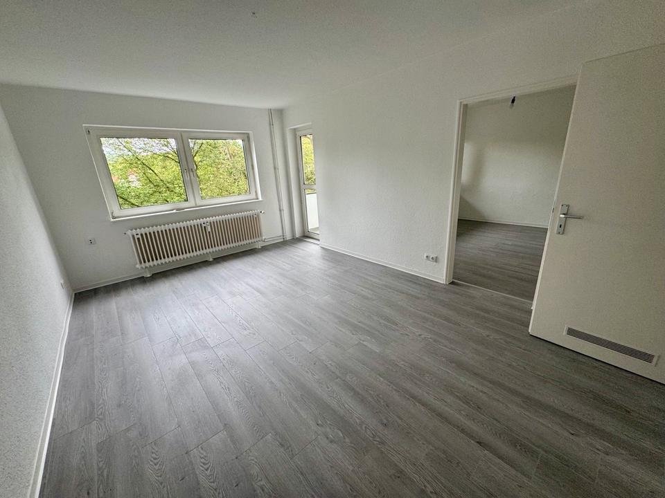 Thumbnail-Sonnenbergweg 21, GBH | Frisch renovierte 2-Zimmer-Wohnung mit Balkon in ruhiger Lage von Gebhardshagen