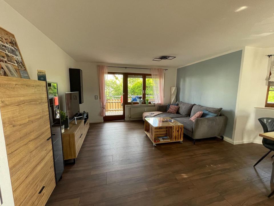 Thumbnail-Helle 3-Zimmer-Wohnung mit Balkon, Garage & Stellplatz in ruhiger