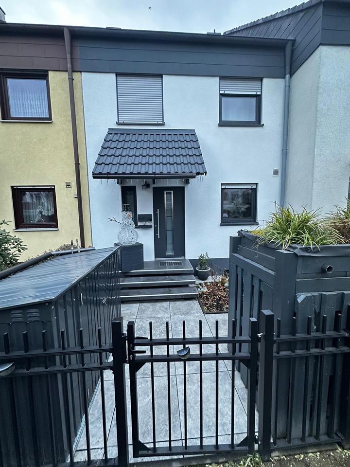 Thumbnail-Provisionsfreies modernes Reihenhaus mit EBK, Balkon und Garage