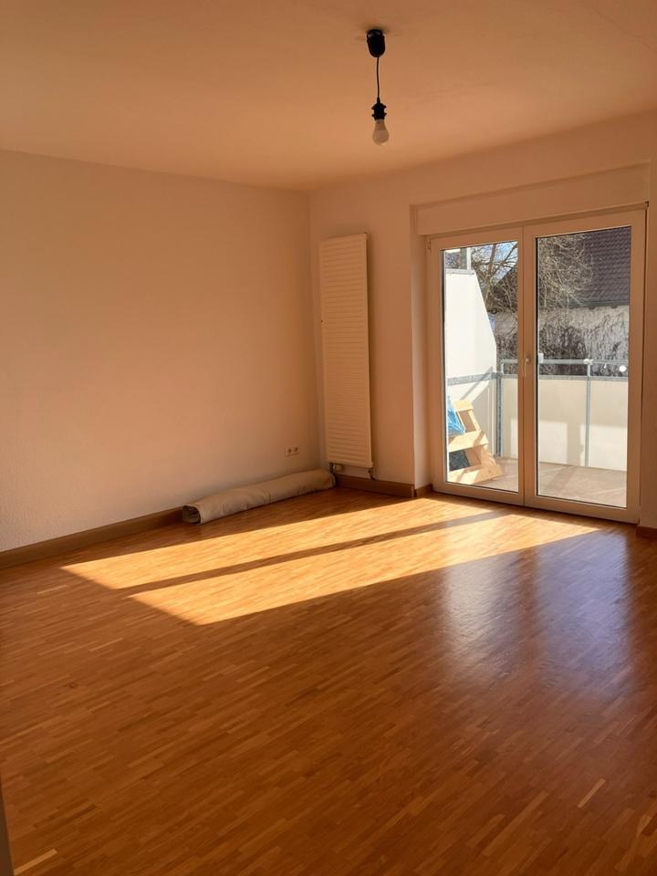 Thumbnail-Helles Zimmer mit Balkon in WG | April–Juni 2026