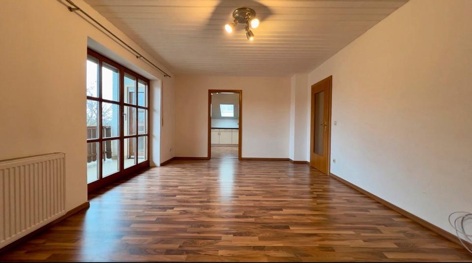 Thumbnail-Schöne und gepflegte 3,5 Zimmer Wohnung mit Balkon in Egweil