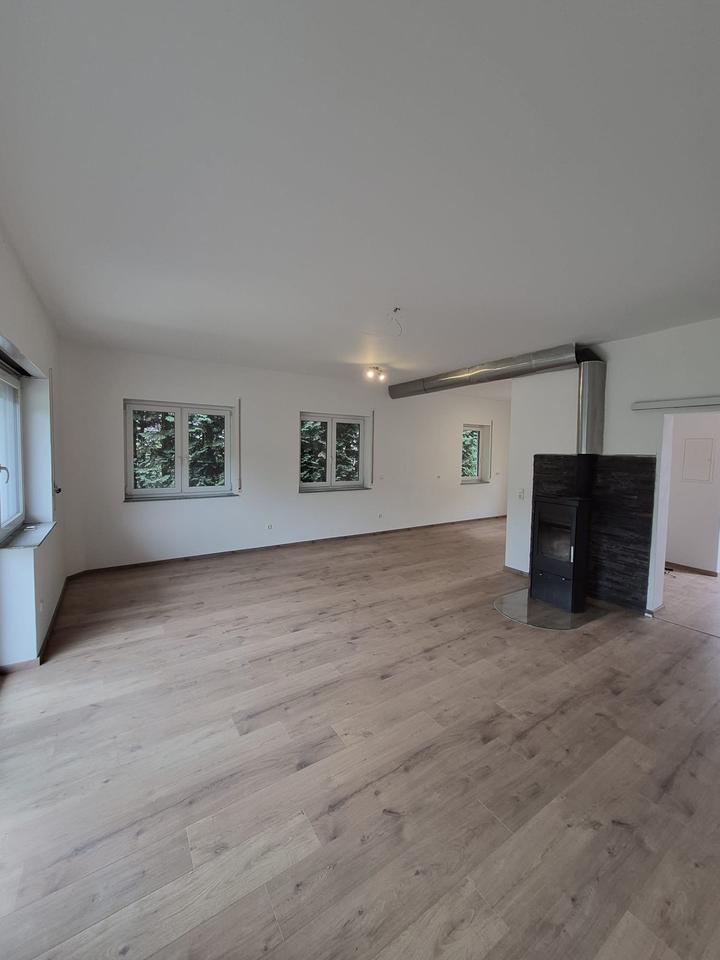 Thumbnail-Großzügiges 3-Zimmer-Reihenhaus mit Terrasse und großen Garten