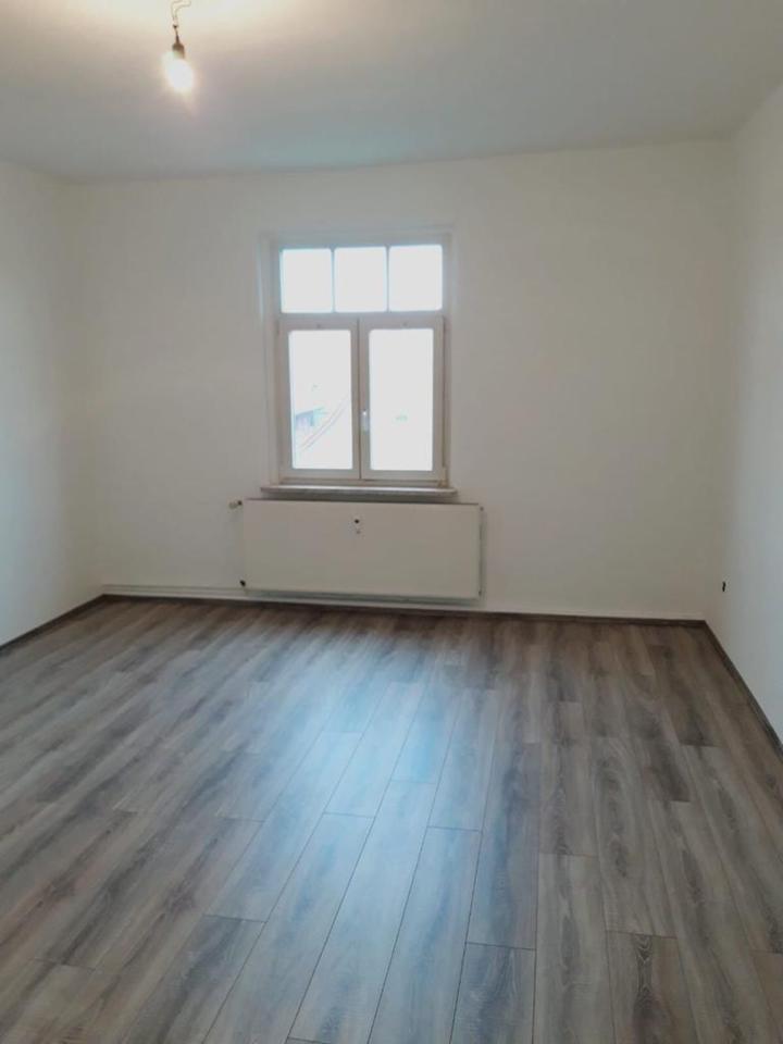 Thumbnail-Frisch renovierte Dachgeschosswohnung in Lossa ab sofort frei zur Anmietung!